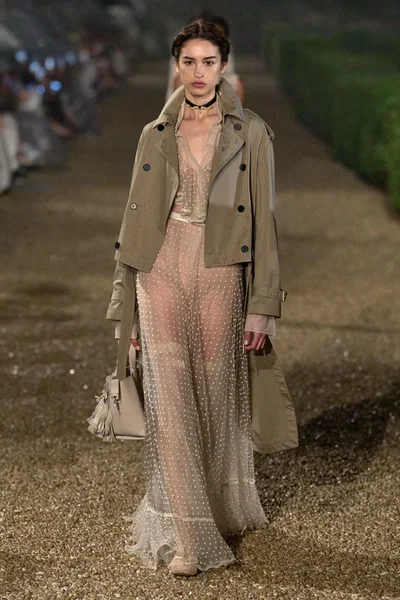 Look 9